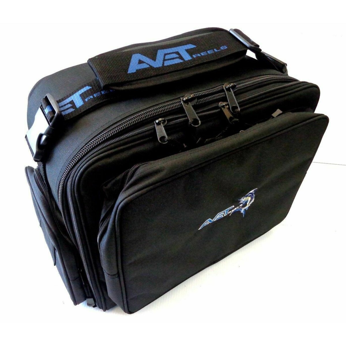 Avet Reel Bags | Padded Nylon Reel Cases for Travel & Storage – Tackle Express Avet Reel Bags | Padded Nylon Reel Cases for Travel & Storage – Tackle Express